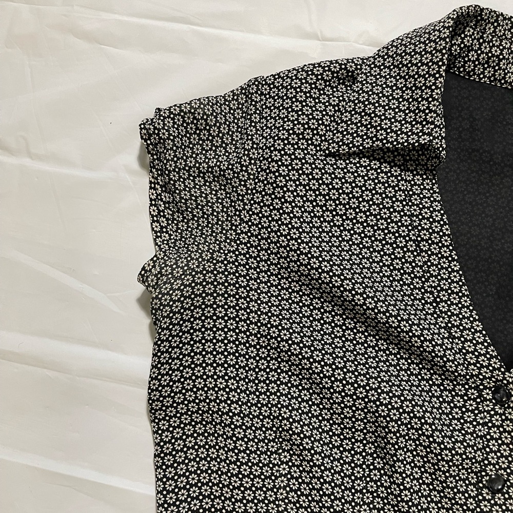 Nine West Women’s sleeveless shirt, Size 8 - Picture 3 of 9